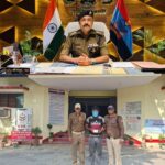 चाबी बनाने के बहाने घर में घुसे शातिर, बुजुर्ग महिला को बनाया निशाना — गोदरेज अलमारी से उड़ाए सोने-चांदी के जेवर